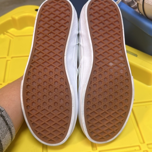 Vans - Picture 3 of 4